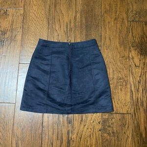 Old navy skirt size 2 swade material